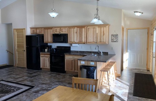 Hines Apartment | Cabin 12 Lakefront Family Resort