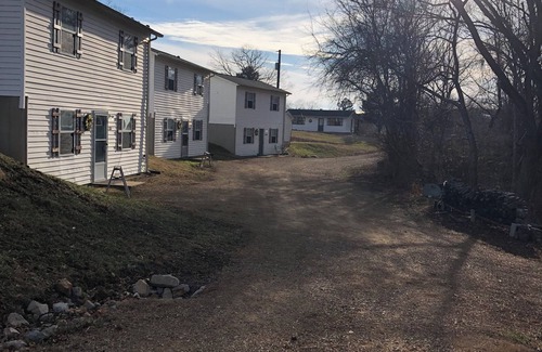 Piedmont Cabin | Cabin #120 LodgeForAllSeasons 1/2 mile-2 min drive to a marina & Clearwater Lake