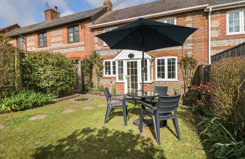 Charlton Marshall Cottage | Cabin ∙ 2 bedrooms ∙ 4 guests