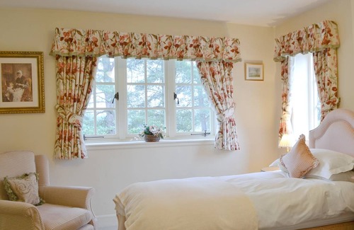 Murthly Cottage | Cabin ∙ 2 bedrooms ∙ 4 guests