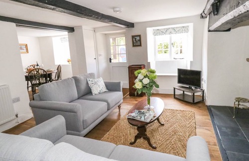 Burton Bradstock Cottage | Cabin ∙ 2 bedrooms ∙ 4 guests