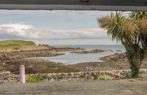 Newton Stewart Cottage | Cabin ∙ 2 bedrooms ∙ 3 guests