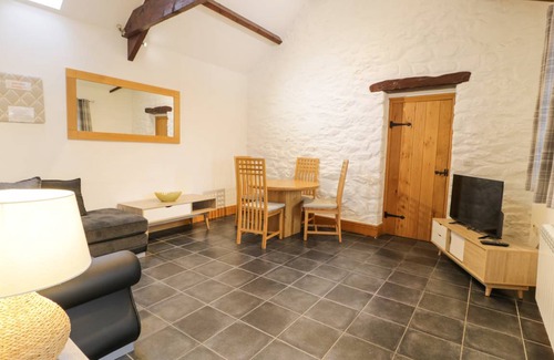 Talybont Cottage | Cabin ∙ 2 bedrooms ∙ 4 guests