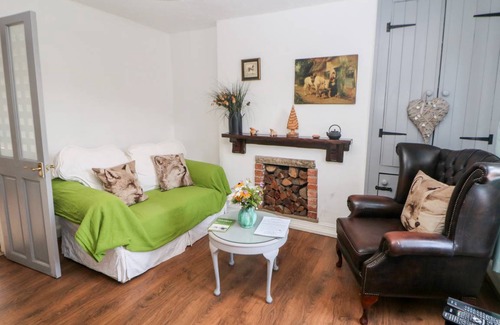 Little Hayfield Cottage | Cabin ∙ 2 bedrooms ∙ 4 guests