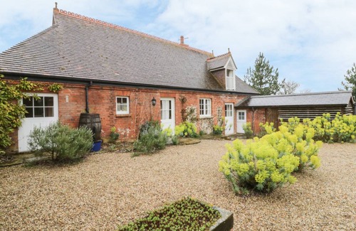 Halstead Cottage | Cabin ∙ 2 bedrooms ∙ 5 guests