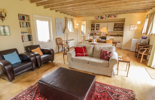 Halstead Cottage | Cabin ∙ 2 bedrooms ∙ 5 guests