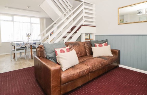 Dawlish Warren Cottage | Cabin ∙ 2 bedrooms ∙ 6 guests