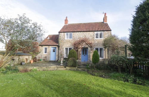 Kirkbymoorside Cottage | Cabin ∙ 2 bedrooms ∙ 4 guests