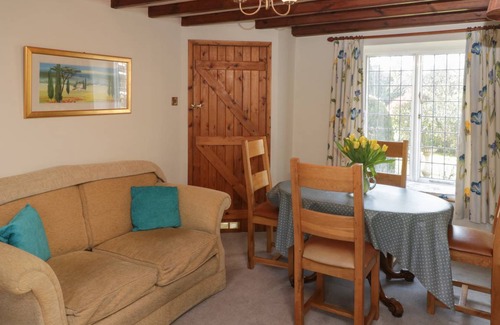 Kirkbymoorside Cottage | Cabin ∙ 2 bedrooms ∙ 4 guests