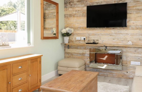 Arnold Cottage | Cabin ∙ 2 bedrooms ∙ 4 guests