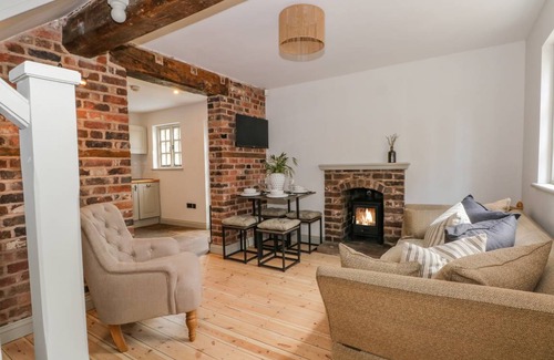 Wrinehill Cottage | Cabin ∙ 2 bedrooms ∙ 4 guests