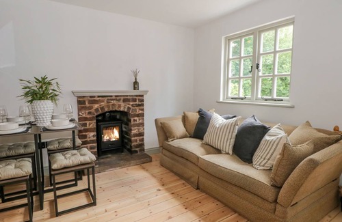 Wrinehill Cottage | Cabin ∙ 2 bedrooms ∙ 4 guests