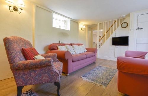 Stoke Fleming Cottage | Cabin ∙ 2 bedrooms ∙ 4 guests