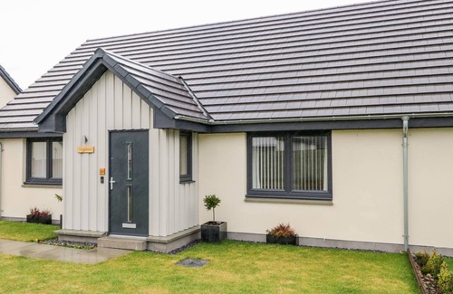 Boat of Garten Cottage | Cabin ∙ 2 bedrooms ∙ 4 guests