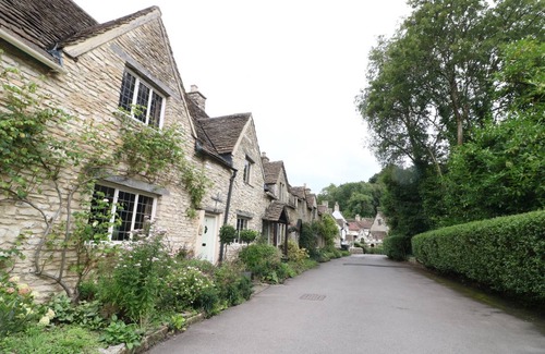 Castle Combe Cottage | Cabin ∙ 2 bedrooms ∙ 4 guests