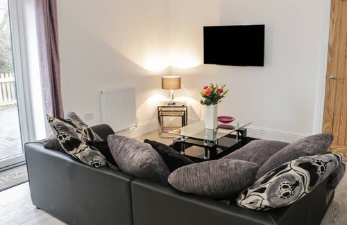 Cleeve Prior Cottage | Cabin ∙ 2 bedrooms ∙ 4 guests