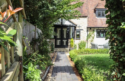 Pitchcombe Cottage | Cabin ∙ 2 bedrooms ∙ 4 guests