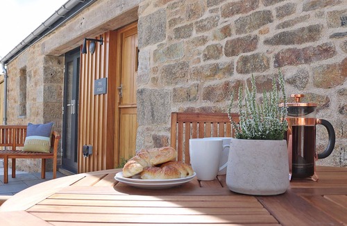 Falmouth Cottage | Cabin ∙ 2 bedrooms ∙ 4 guests