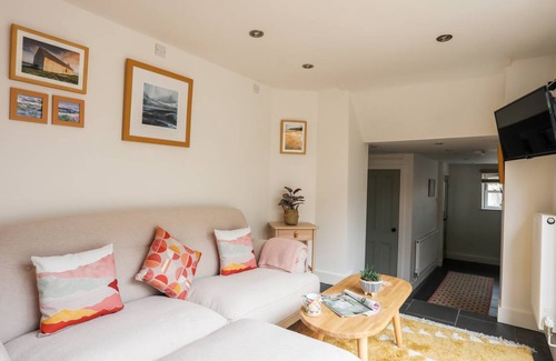Menai Bridge Cottage | Cabin ∙ 2 bedrooms ∙ 4 guests