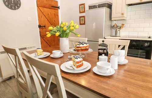 South Molton Cottage | Cabin ∙ 2 bedrooms ∙ 4 guests