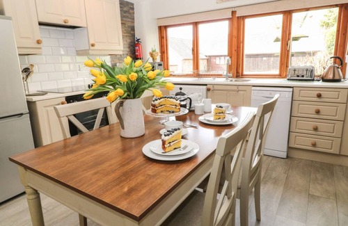 South Molton Cottage | Cabin ∙ 2 bedrooms ∙ 4 guests