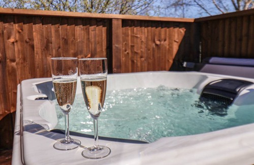 Runswick Bay Cottage | Cabin ∙ 2 bedrooms ∙ 4 guests