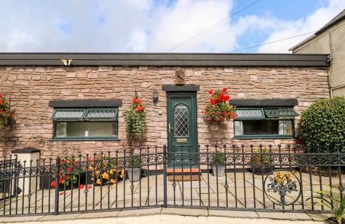 Llangynin Cottage | Cabin ∙ 2 bedrooms ∙ 4 guests
