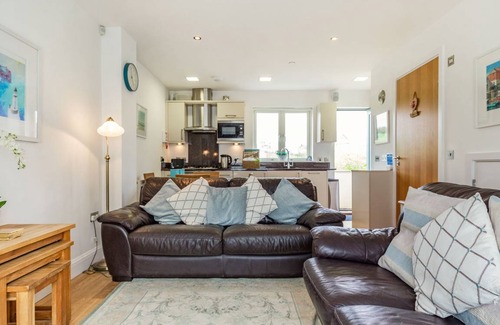 Treyarnon Cottage | Cabin ∙ 2 bedrooms ∙ 4 guests