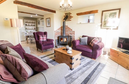 Staintondale Cottage | Cabin ∙ 2 bedrooms ∙ 4 guests