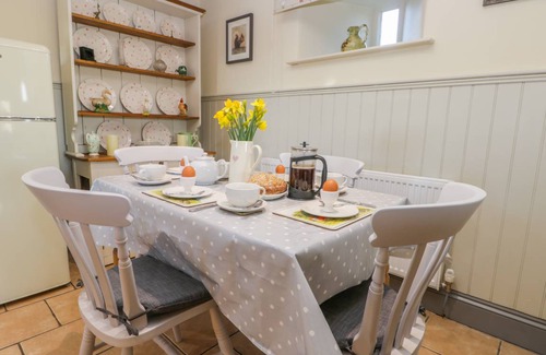Staintondale Cottage | Cabin ∙ 2 bedrooms ∙ 4 guests