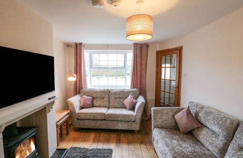 Weaverthorpe Cottage | Cabin ∙ 2 bedrooms ∙ 4 guests