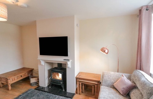 Weaverthorpe Cottage | Cabin ∙ 2 bedrooms ∙ 4 guests