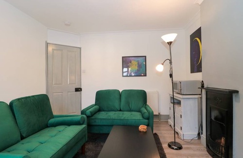 West Pennard Cottage | Cabin ∙ 2 bedrooms ∙ 4 guests