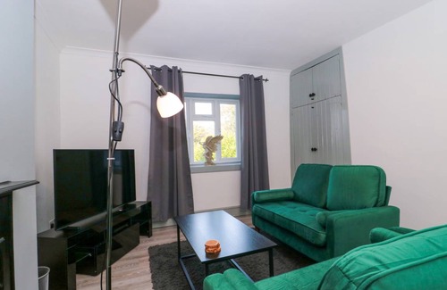 West Pennard Cottage | Cabin ∙ 2 bedrooms ∙ 4 guests
