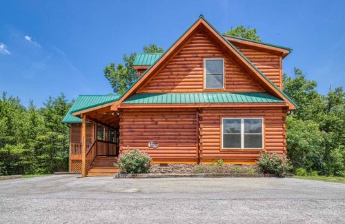 Pigeon Forge Cabin | Cabin ∙ 2 bedrooms ∙ 8 guests