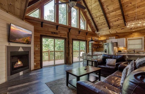 Pigeon Forge Cabin | Cabin ∙ 2 bedrooms ∙ 8 guests