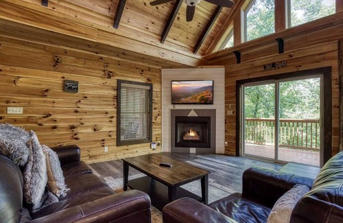 Pigeon Forge Cabin | Cabin ∙ 2 bedrooms ∙ 8 guests