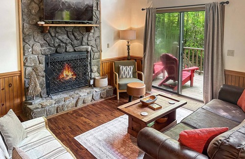 Robbinsville Cabin | Cabin ∙ 2 bedrooms ∙ 6 guests