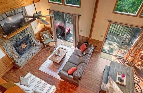 Robbinsville Cabin | Cabin ∙ 2 bedrooms ∙ 6 guests