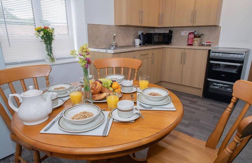 Sewerby Cottage | Cabin ∙ 2 bedrooms ∙ 4 guests