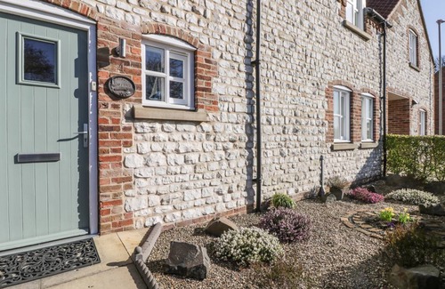 Flamborough Cottage | Cabin ∙ 2 bedrooms ∙ 4 guests