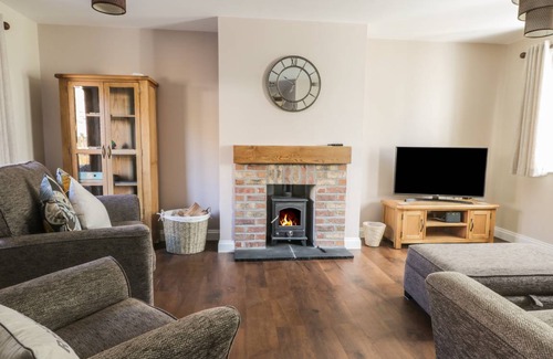 Flamborough Cottage | Cabin ∙ 2 bedrooms ∙ 4 guests