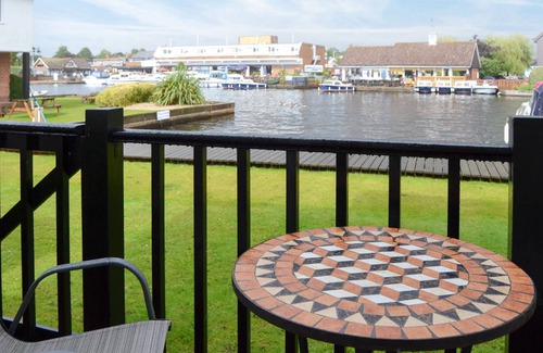 Wroxham Cottage | Cabin ∙ 2 bedrooms ∙ 2 guests