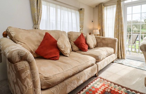 Moreton Cottage | Cabin ∙ 2 bedrooms ∙ 3 guests