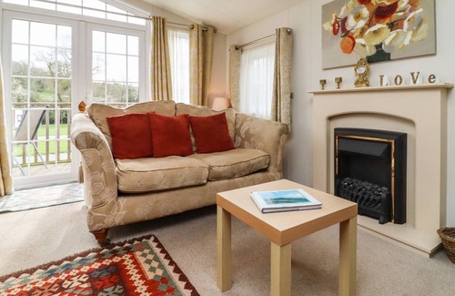 Moreton Cottage | Cabin ∙ 2 bedrooms ∙ 3 guests