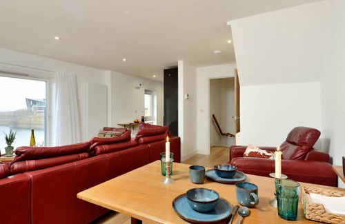 Eyemouth Cottage | Cabin ∙ 2 bedrooms ∙ 3 guests