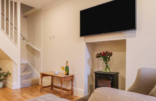 Skipton Cottage | Cabin ∙ 2 bedrooms ∙ 3 guests