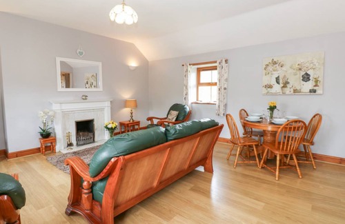 Alston Cottage | Cabin ∙ 2 bedrooms ∙ 4 guests