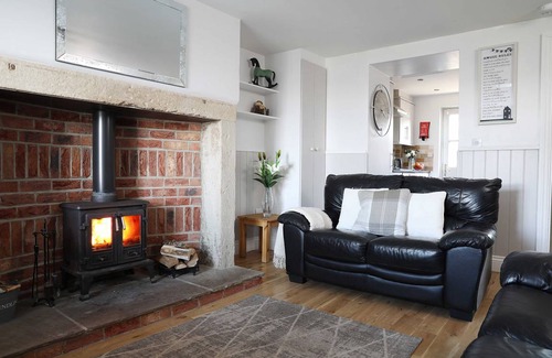 Belford Cottage | Cabin ∙ 2 bedrooms ∙ 4 guests