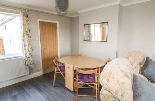 Irstead Cottage | Cabin ∙ 2 bedrooms ∙ 4 guests